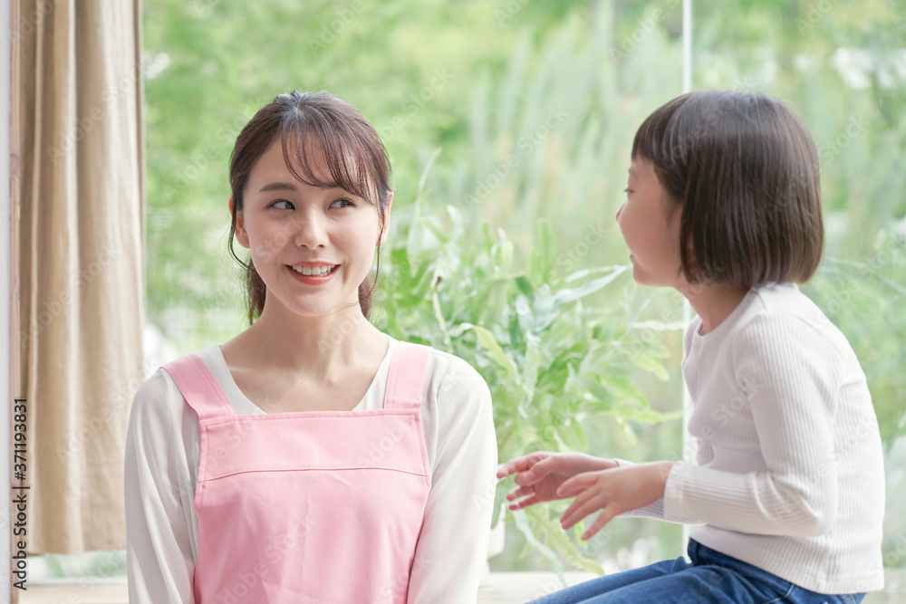 保育士と女の子