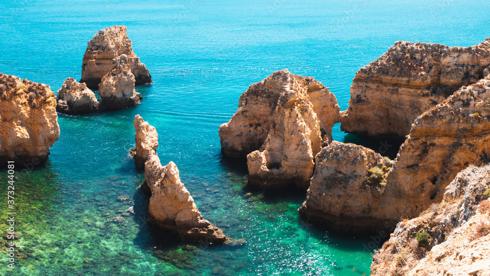 葡萄牙的一个景点Ponta da Piedade的迷人镜头-完美的背景