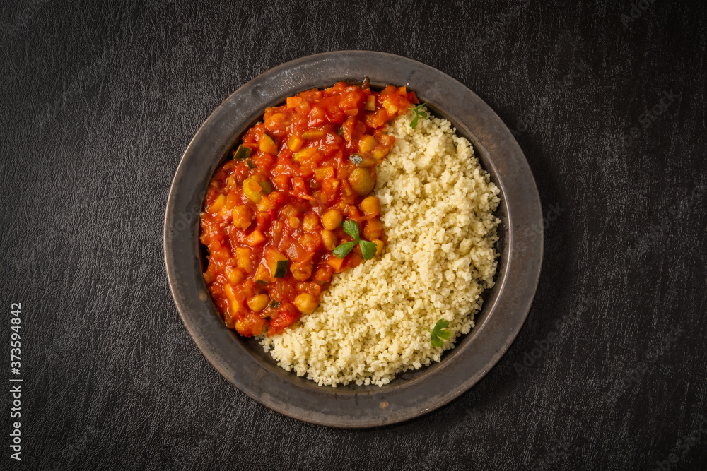 北アフリカ料理 ひよこ豆とクスクス  Boiled chickpeas with couscous 