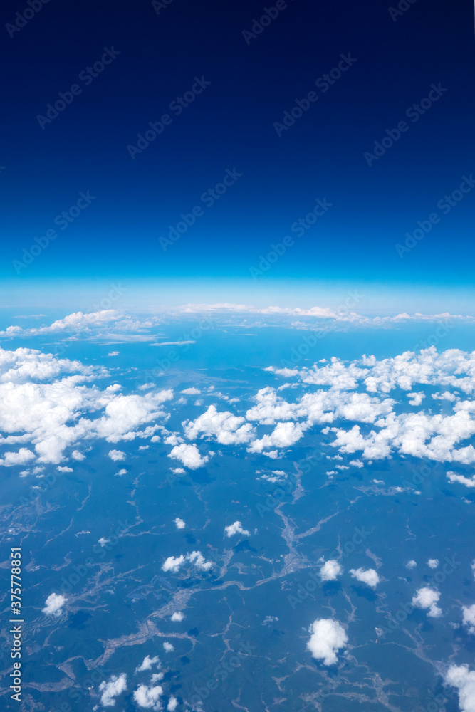 雲の上の青空