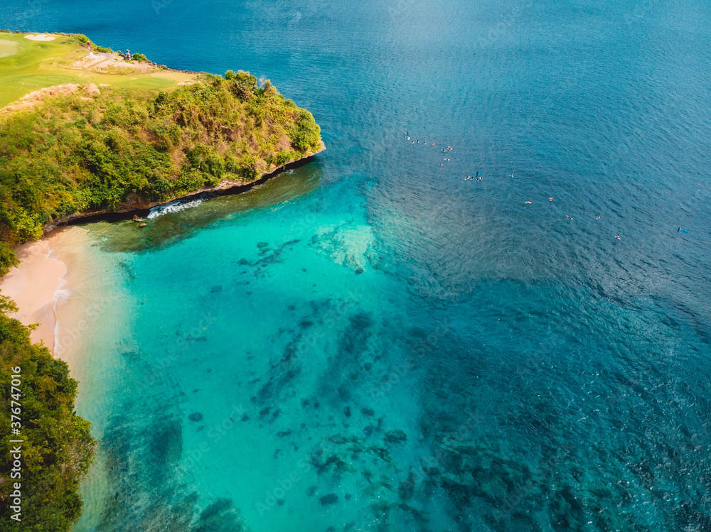 天堂海滩巴厘岛热带海滩海景鸟瞰图