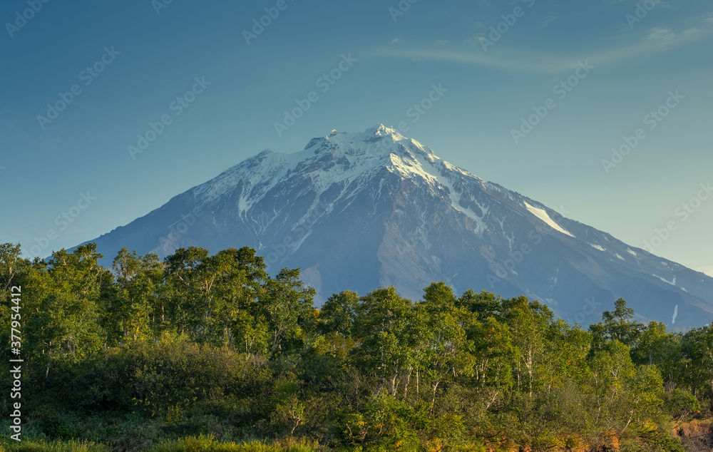 俄罗斯堪察加半岛的Koryaksky火山