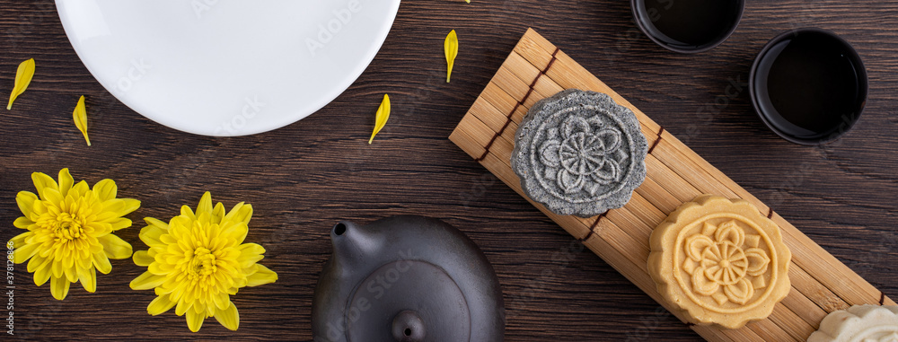 Colorful beautiful moon cake, mung bean cake, Champion Scholar Pastry cake for Mid-Autumn festival t