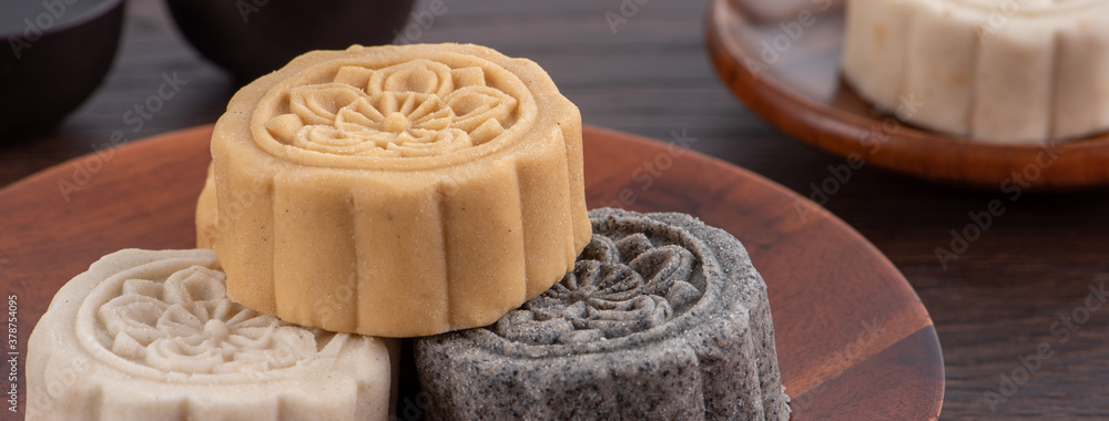 Colorful beautiful moon cake, mung bean cake, Champion Scholar Pastry cake for Mid-Autumn festival t