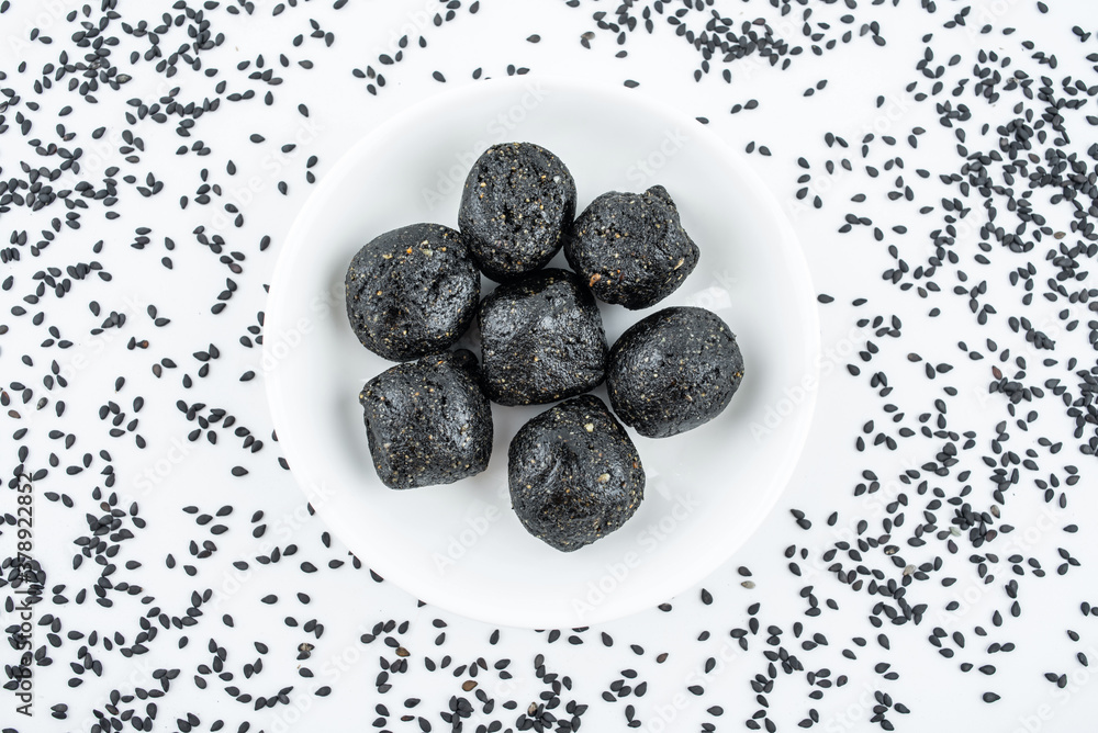 Nutritional snack black sesame pill