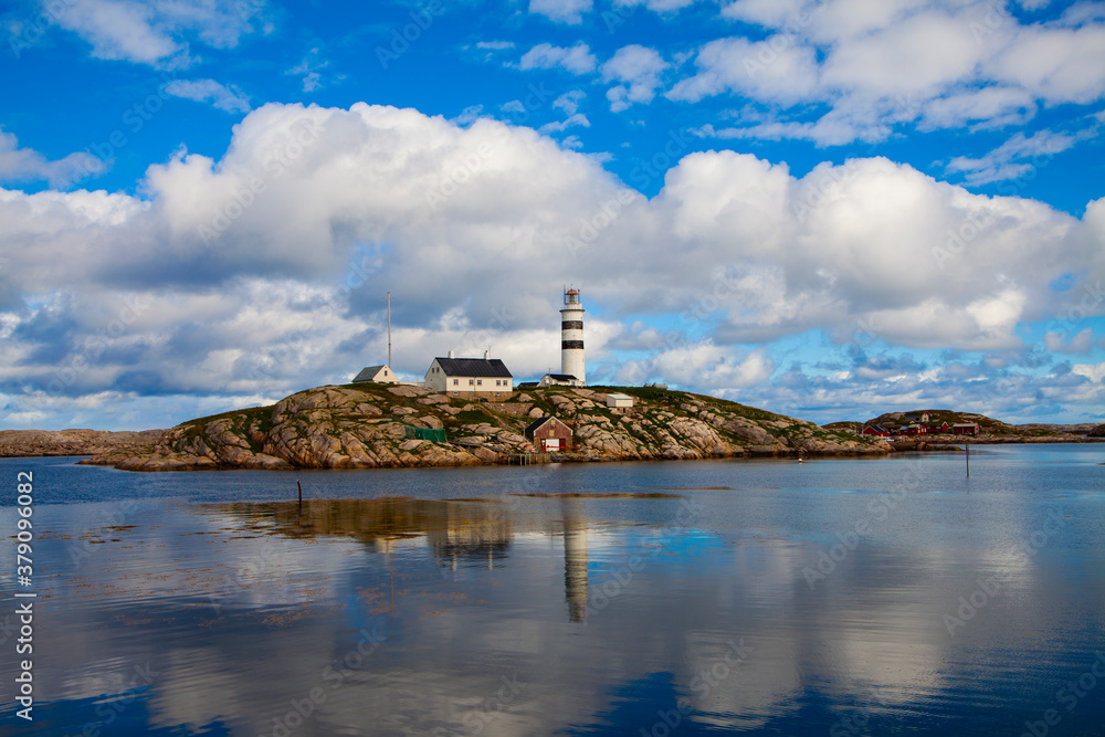 Halten lighthouse is a lighthouse located  in the fishing village Halten in Frøya municipality in Tr