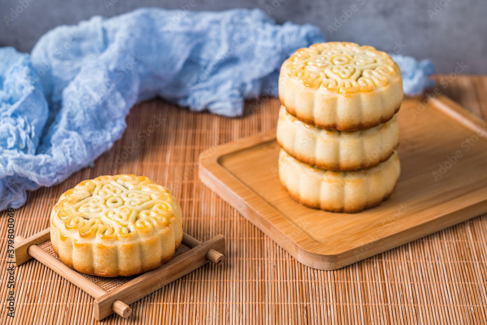 Chinese Mid Autumn Festival five kernel moon cake