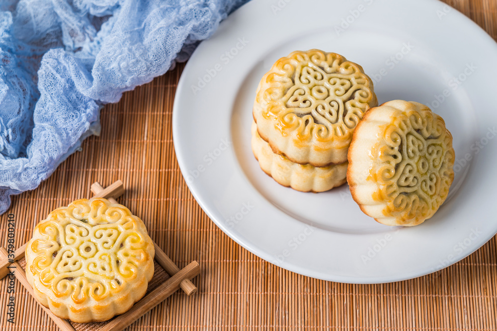 Chinese Mid Autumn Festival five kernel moon cake