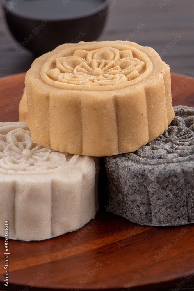 Colorful beautiful moon cake, mung bean cake, Champion Scholar Pastry cake for Mid-Autumn festival t