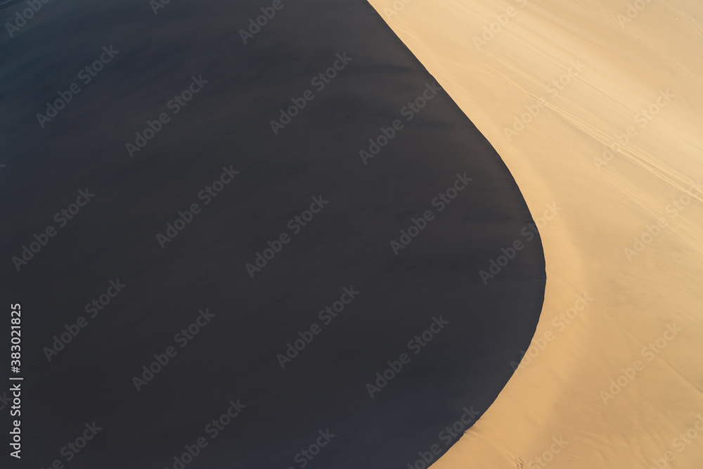 The curve of the dessert, natural terrain background.