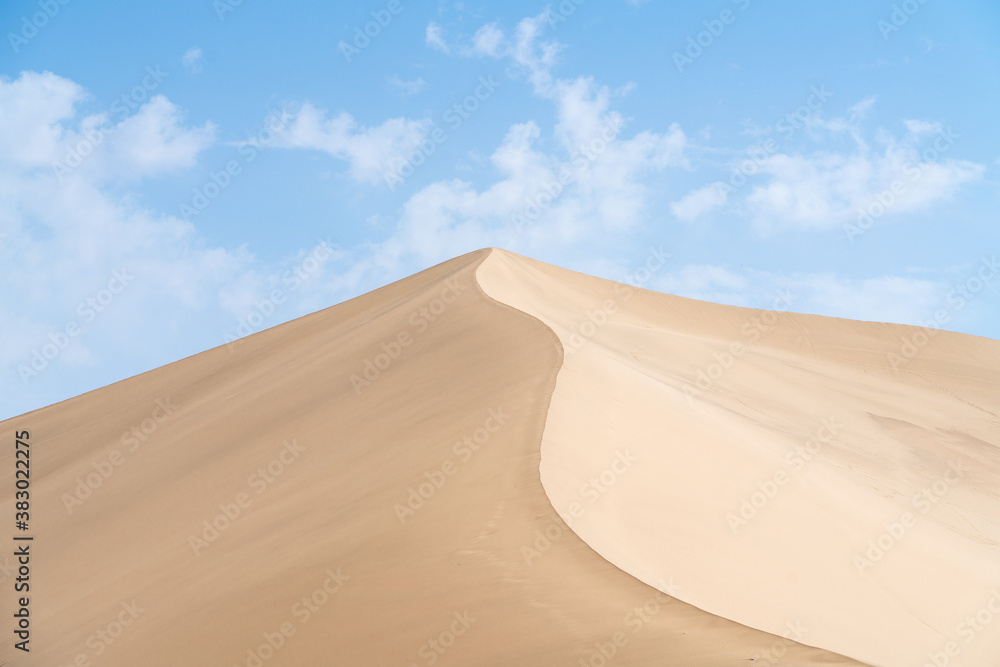 The curve of the dessert, natural terrain background.