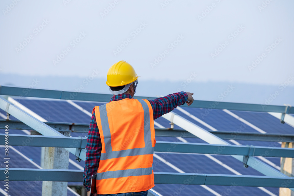 Engineer and Solar Power Station, Engineer is supervising the construction of a solar power station.