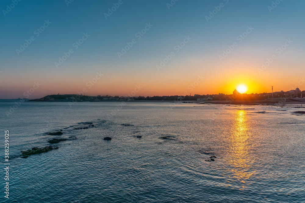 日落与海平面景观