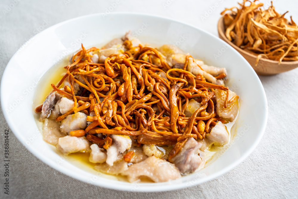 Steamed Chicken with Chinese Cordyceps Flower