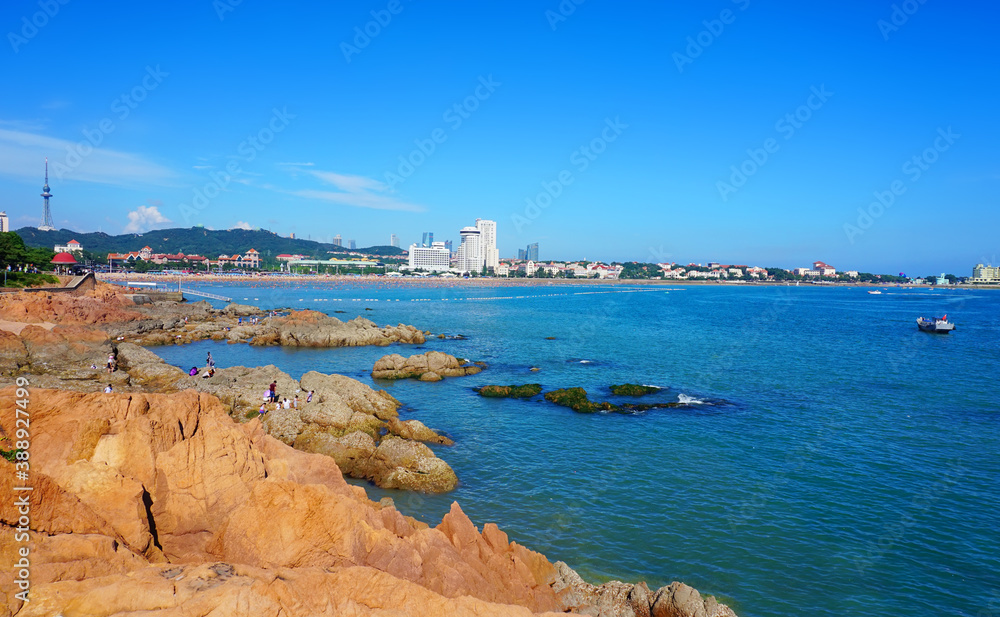 青岛美丽的海岸线和古城建筑景观