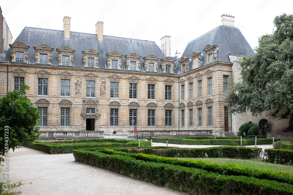 Beautiful green park in paris