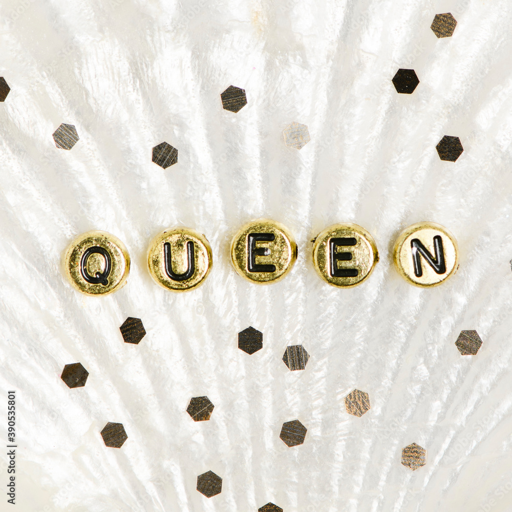 Gold queen alphabet letter beads