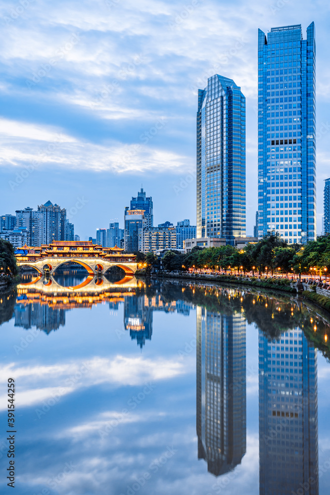 中国四川省成都市安顺大桥夜景