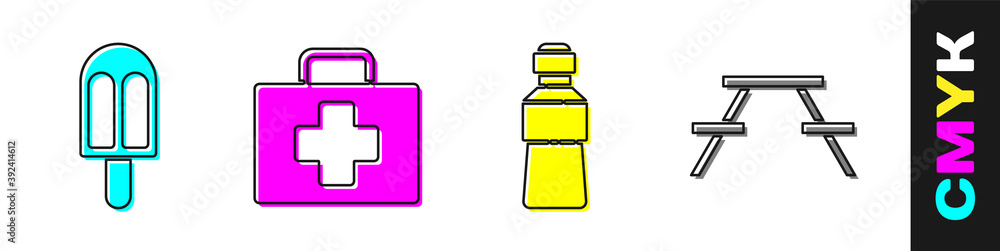 套装冰淇淋、急救箱、一瓶水和带长椅的野餐桌图标。矢量。