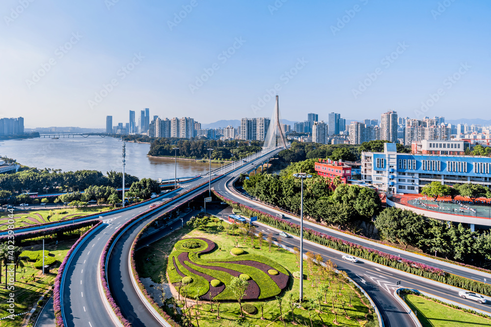 中国福建省福州市三贤洲大桥阳光明媚