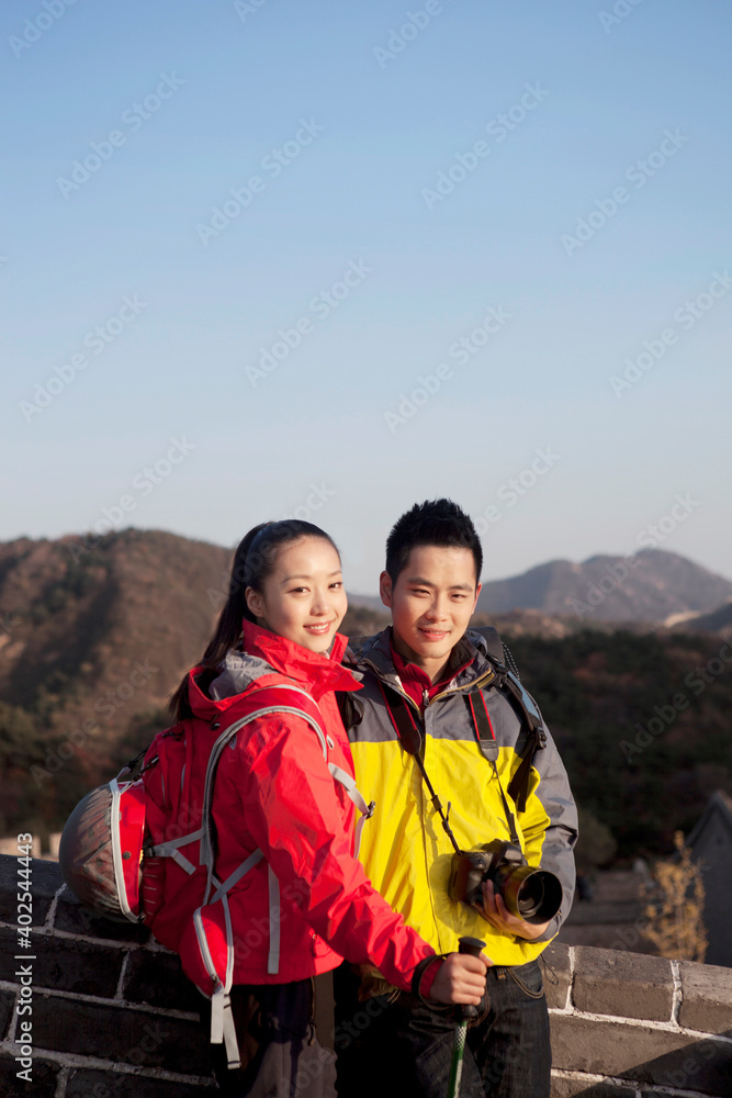 长城旅游中的年轻情侣