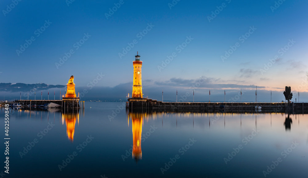 Hafeneinfahrt Lindau Bodensee bei Nacht