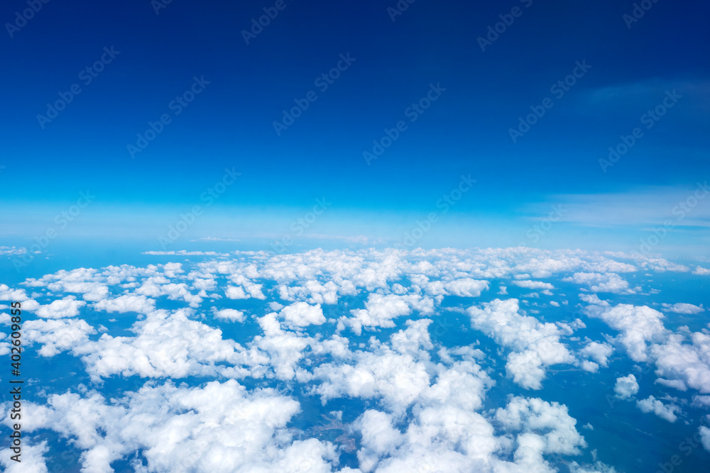 雲の上の青空