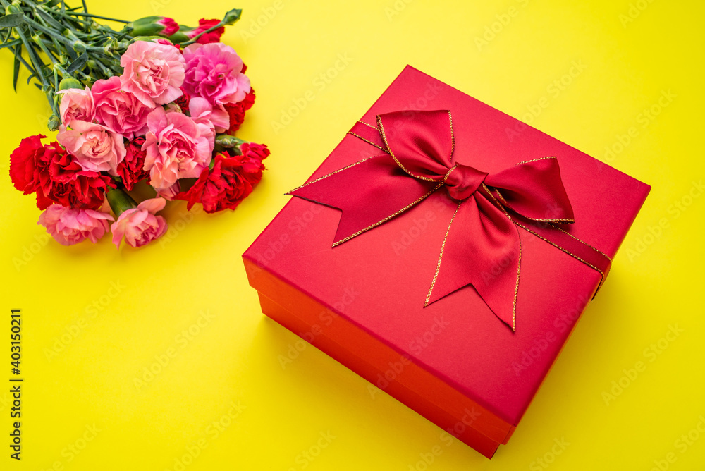 Exquisite gift box and carnation flowers