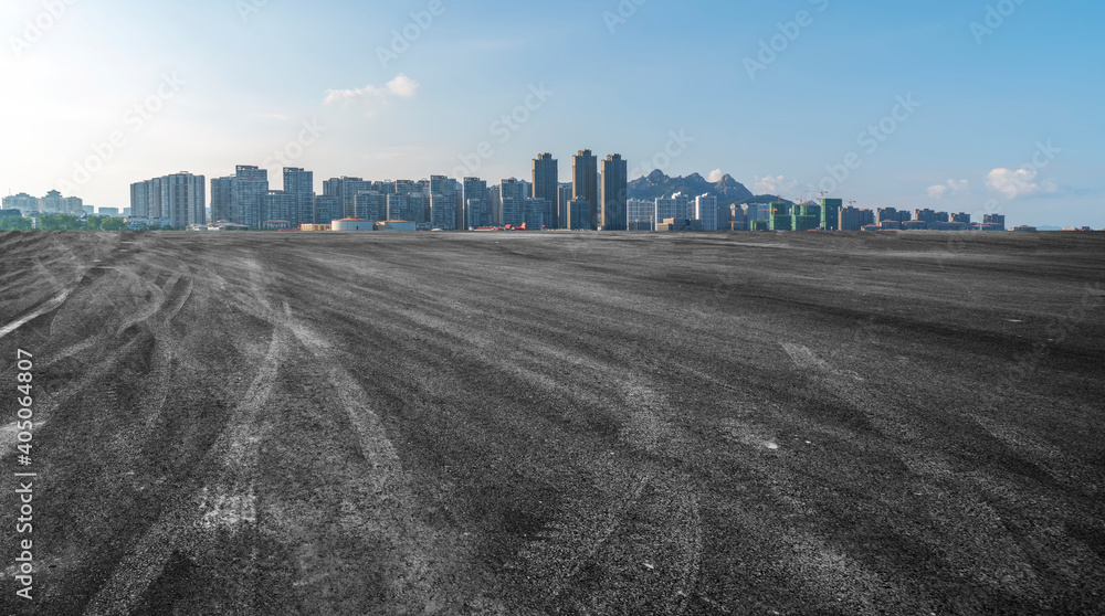 中国现代城市的道路和建筑景观。