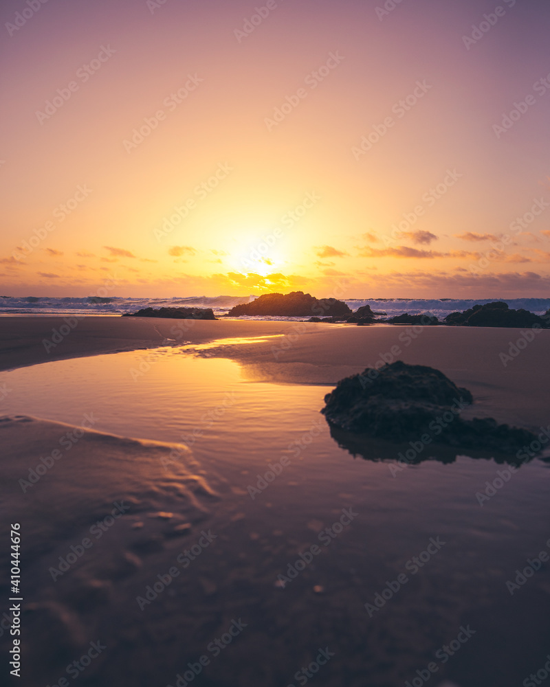 多种颜色的Bonito atardecer