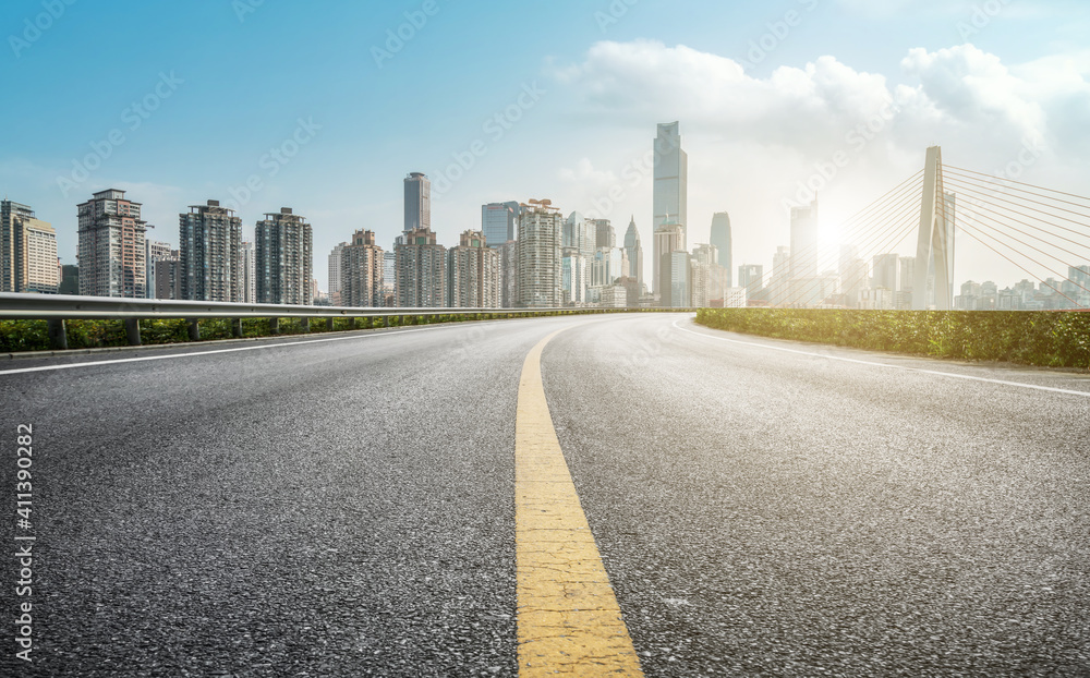 城市道路地面与现代建筑景观