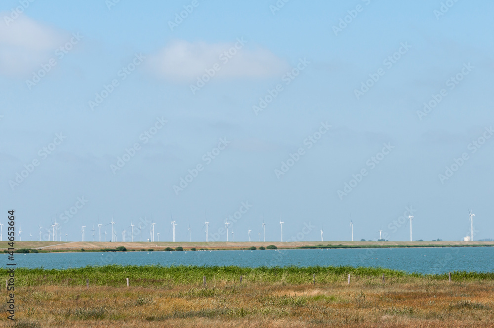 德国北部的风电场/德国北海海岸的风电场。