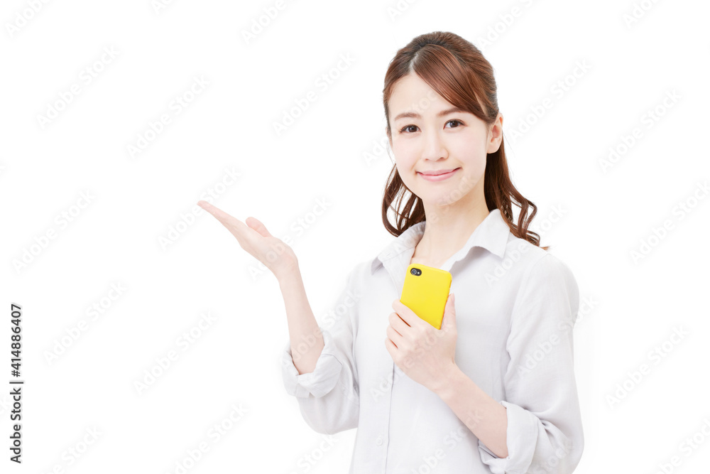 スマホを持つ女性　案内