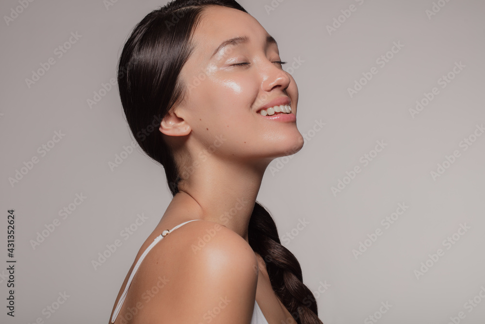 Asian woman with beautiful and healthy skin