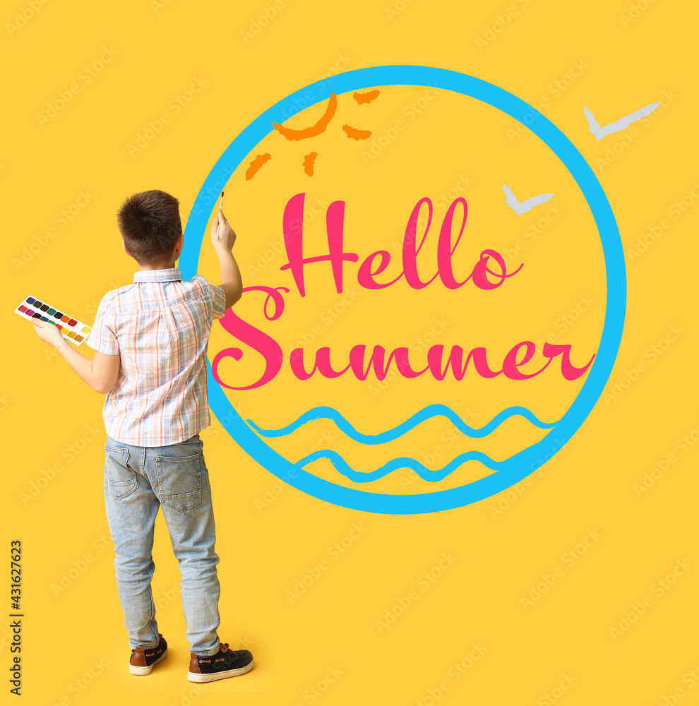 可爱的小艺术家在彩色背景上写文字HELLO SUMMER