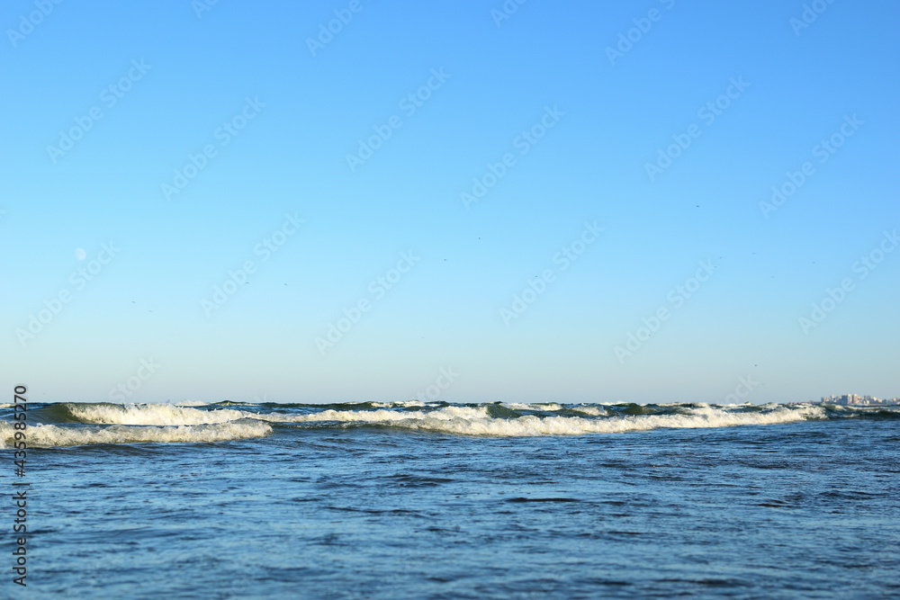 海上的波浪-纳沃达里，康斯坦察县，多布鲁贾，罗马尼亚，欧洲，黑海