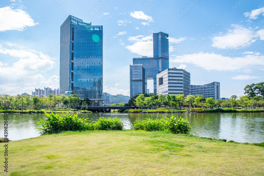 中国广州市南沙区蕉门河大厦天际线