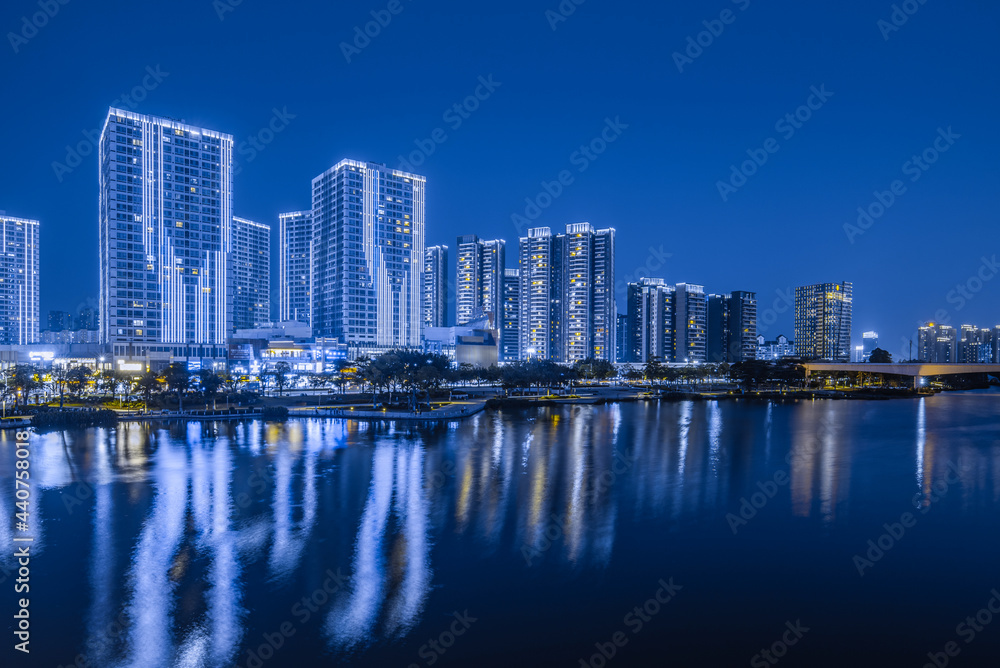 广州市南沙区蕉门江畔建筑夜景