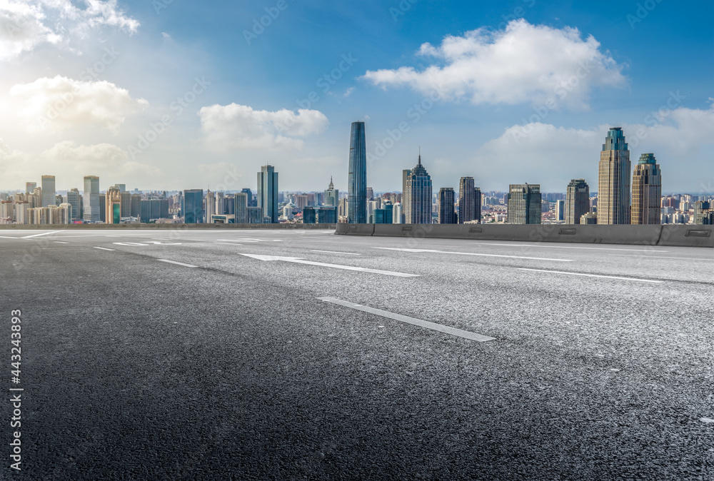 天津的道路与现代城市建筑