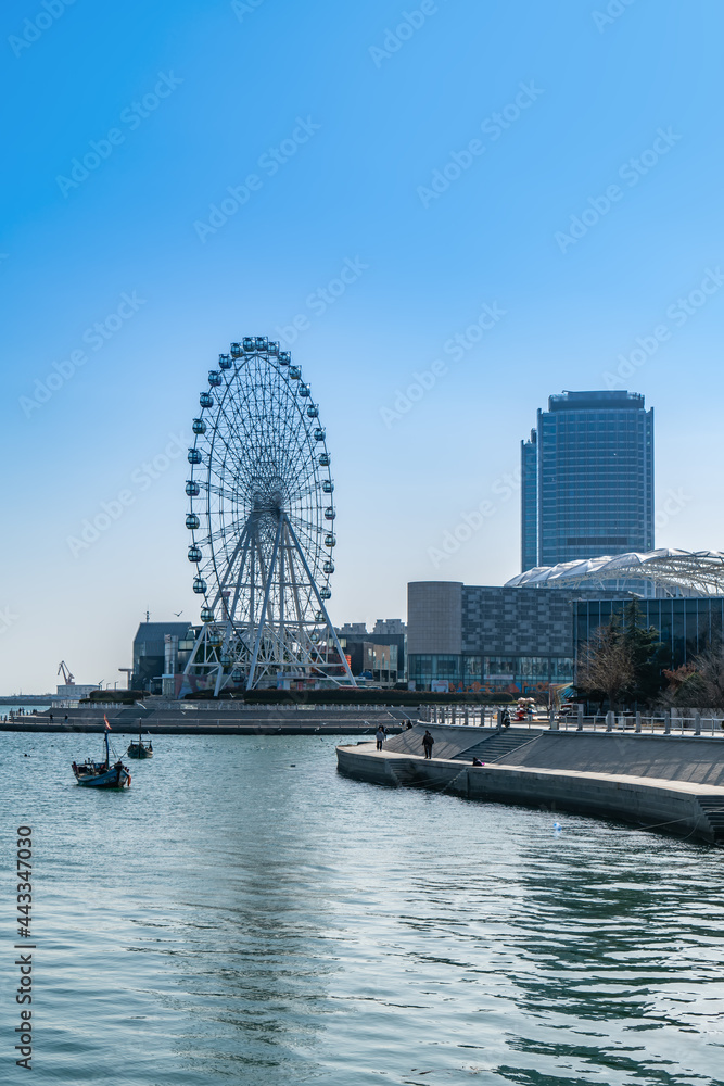 青岛西海岸新区汤岛湾畔的青岛之眼