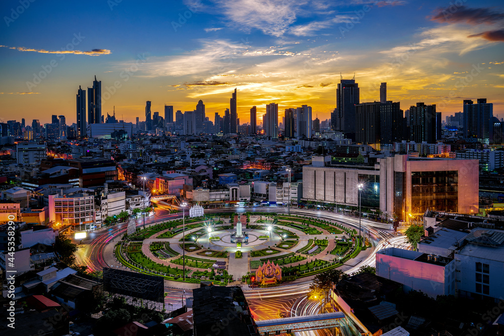 Taksin monument