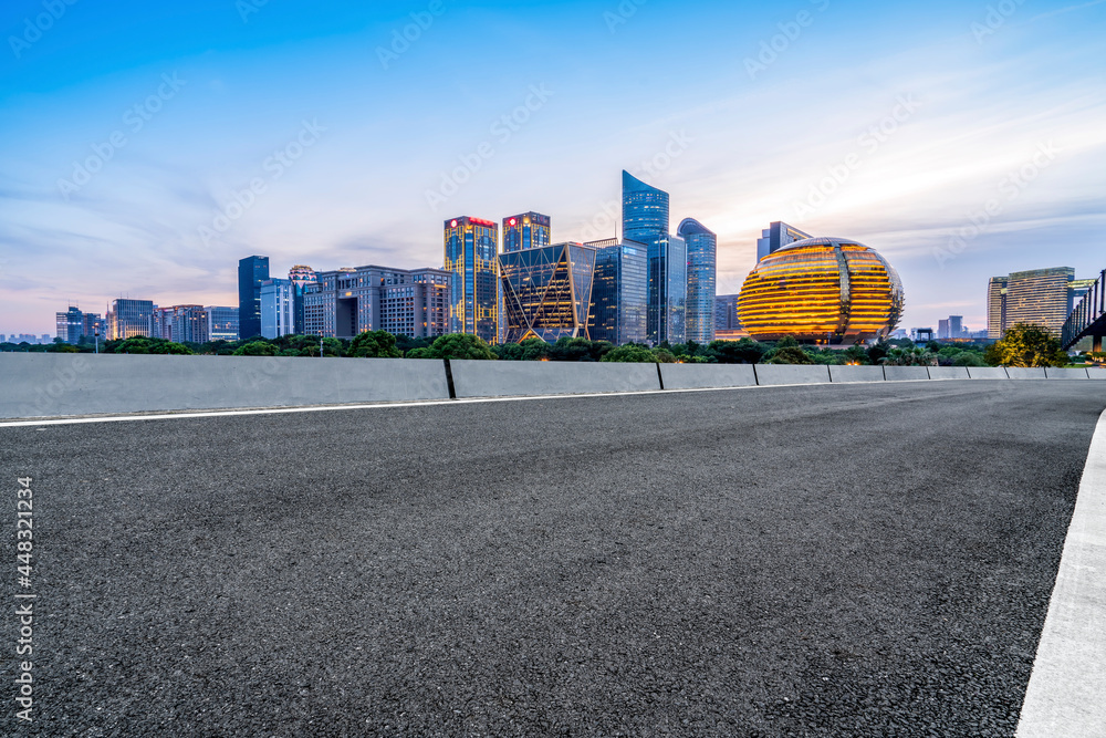 杭州钱江新城沥青路面天际线与夜景