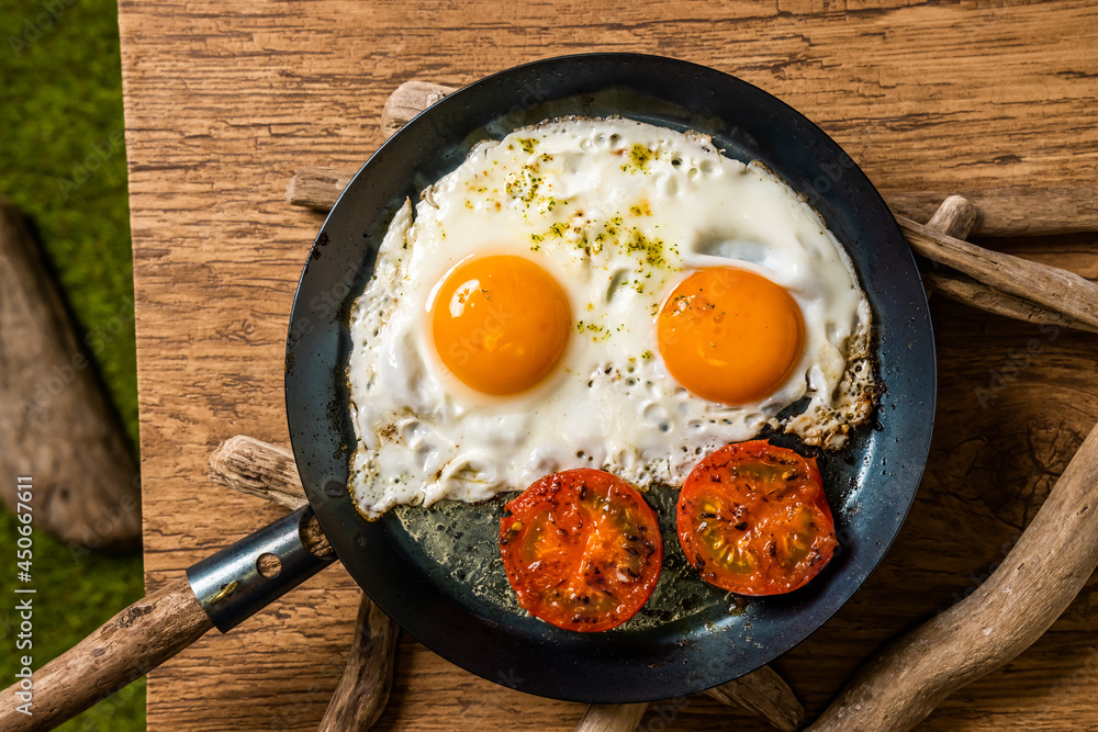 アウトドアで目玉やき　tried to bake a fried egg outdoors 