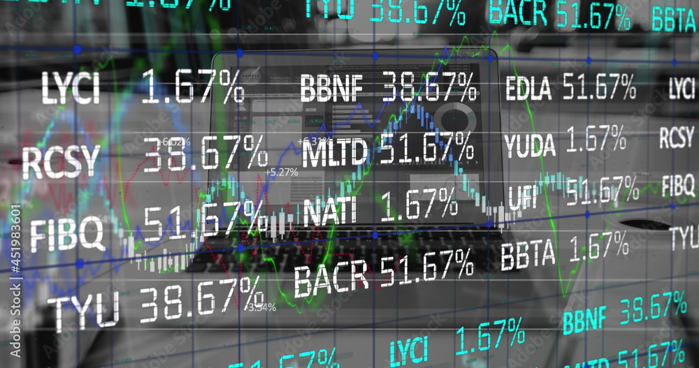 针对办公桌上的笔记本电脑进行股市数据处理的数字合成图像