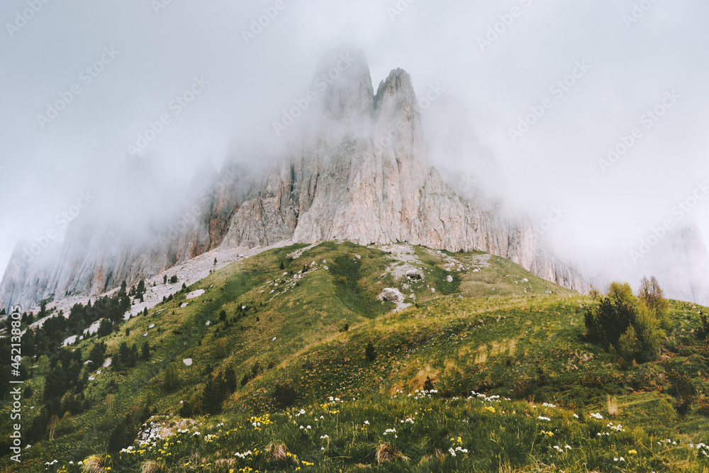 大萨奇山雾蒙蒙的自然景观之美旅行俄罗斯高加索山脉荒野b