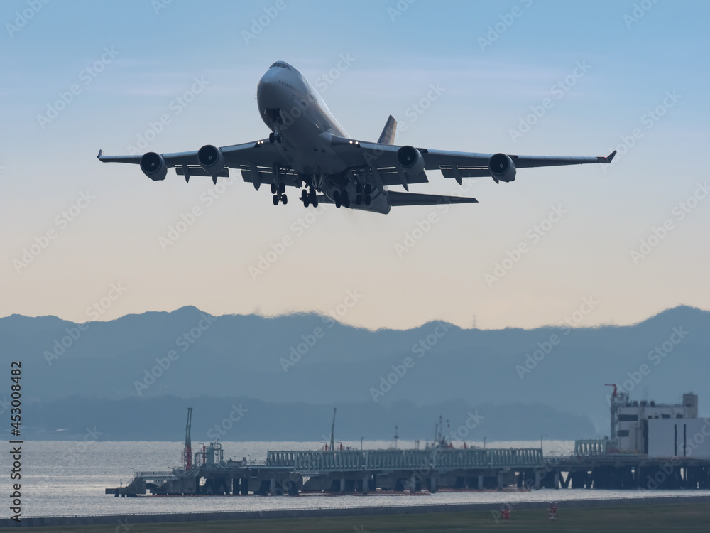 関西国際空港よりの離陸	
