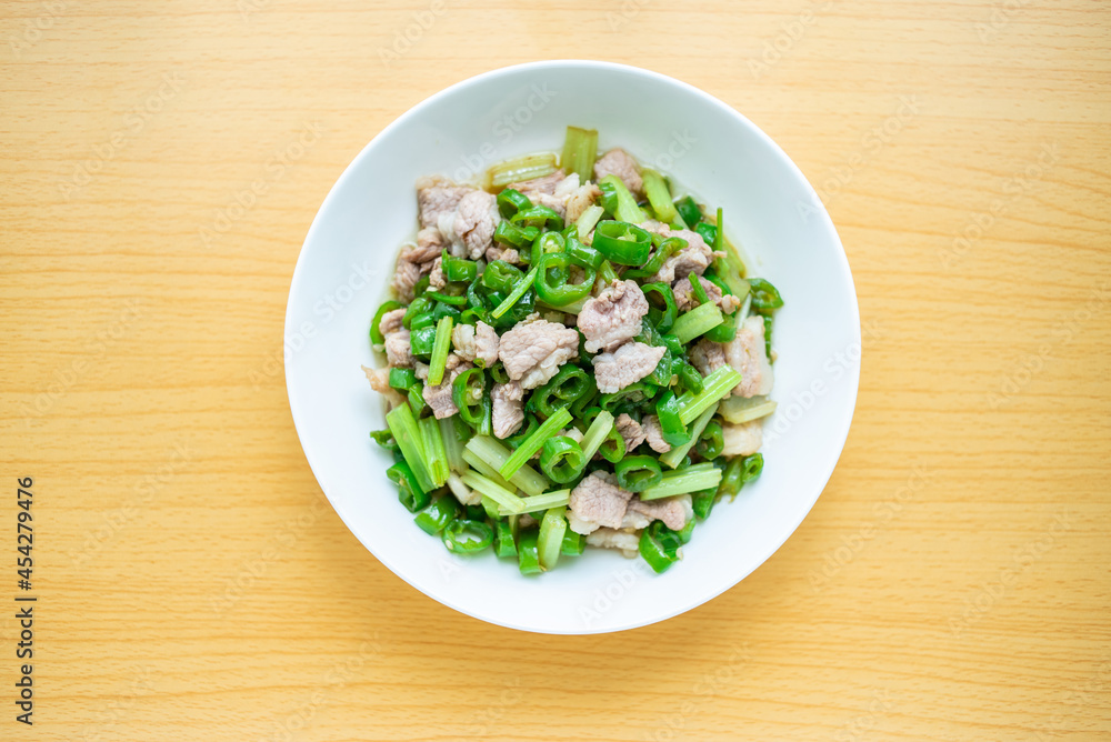 Hunan home cooking chili fried pork slices