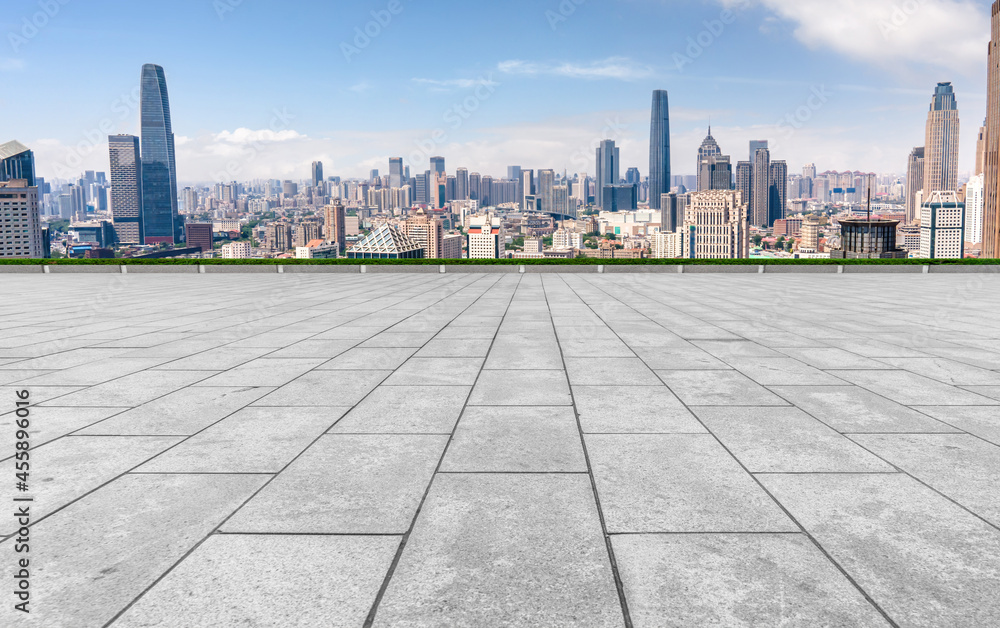 道路地面与城市建筑景观