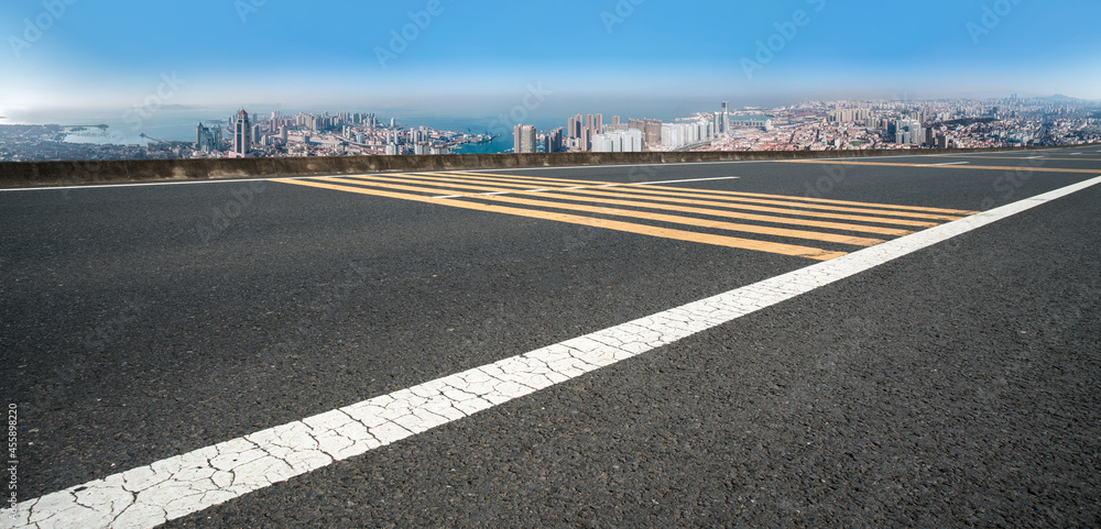 道路地面与城市建筑景观