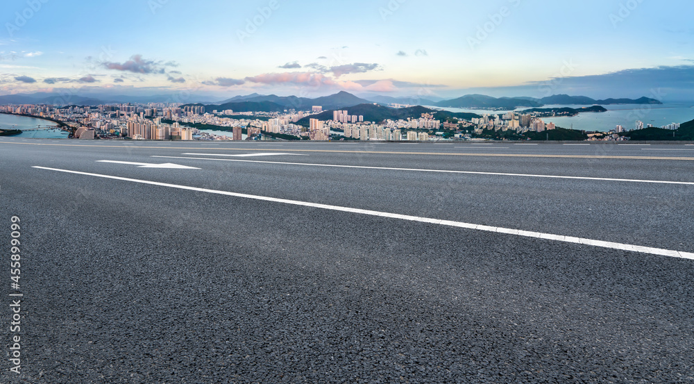 道路地面与城市建筑景观